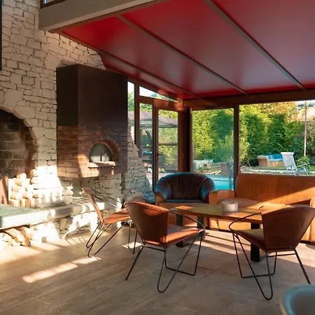 Des Gones Villa